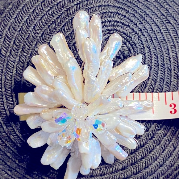 NWT Breathtaking necklace & brooch combo - Picture 6 of 11